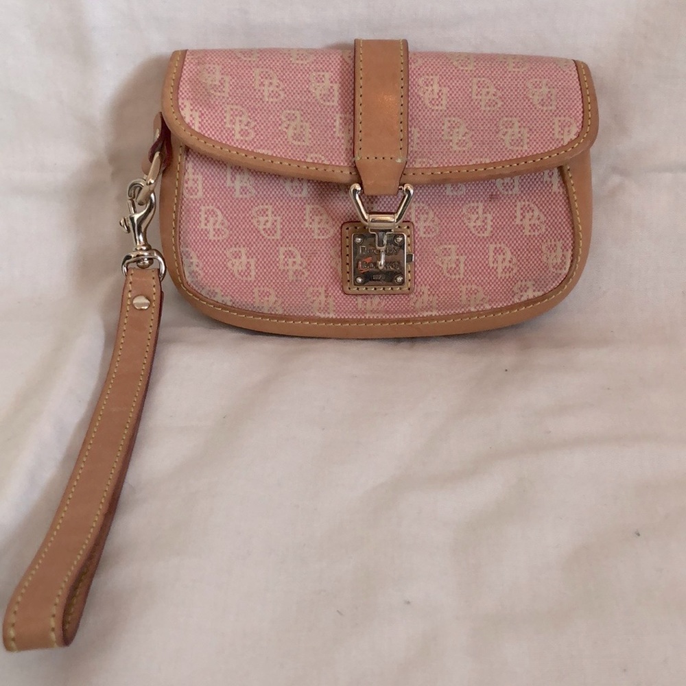 DOONEY & BOURKE CLUTCH